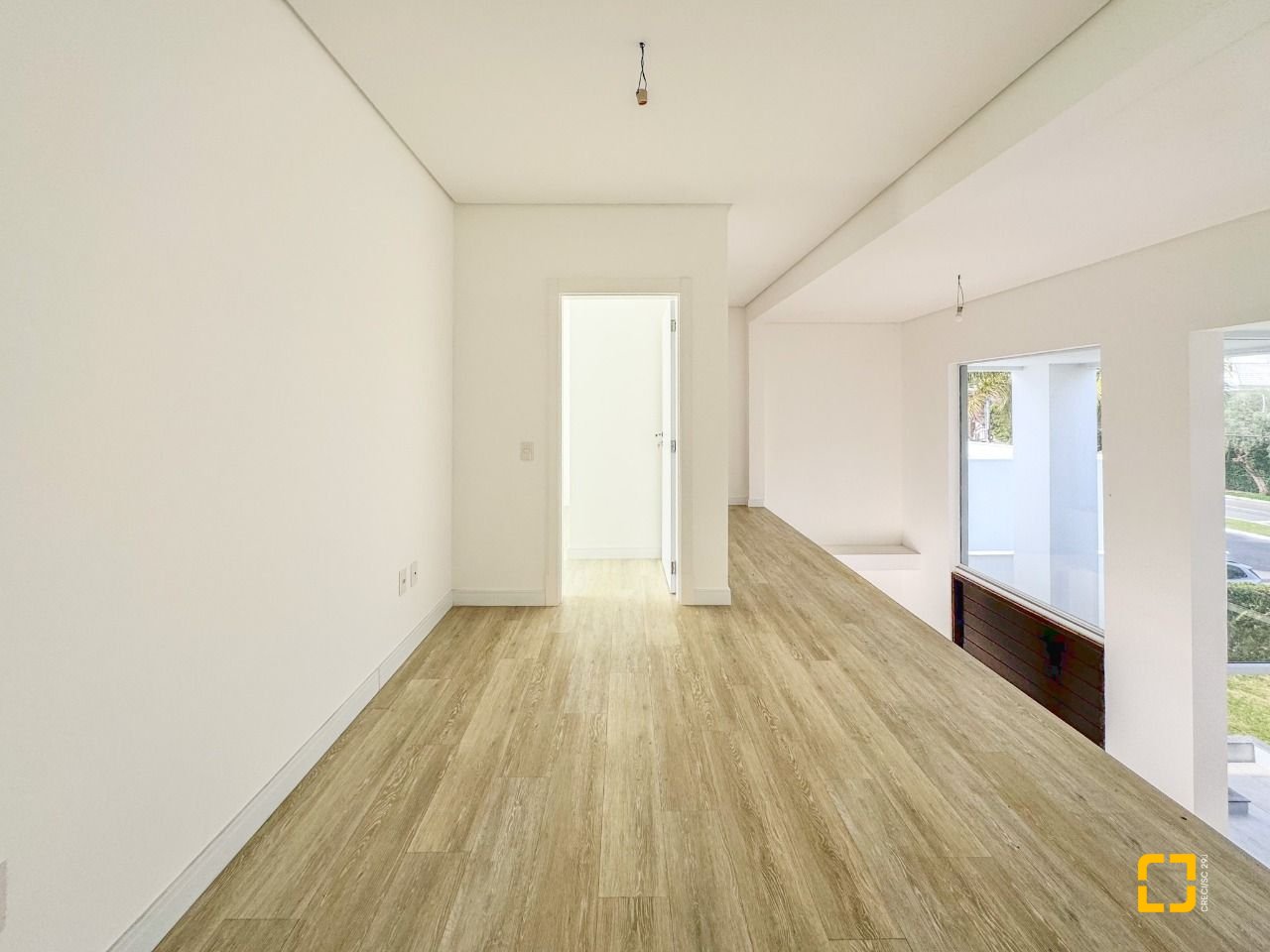 Casa com 450m², 8 quartos (sendo 4 suítes), 4 garagens, no bairro Jurerê Internacional em Florianópolis