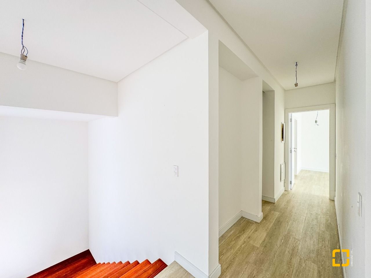Casa com 450m², 8 quartos (sendo 4 suítes), 4 garagens, no bairro Jurerê Internacional em Florianópolis