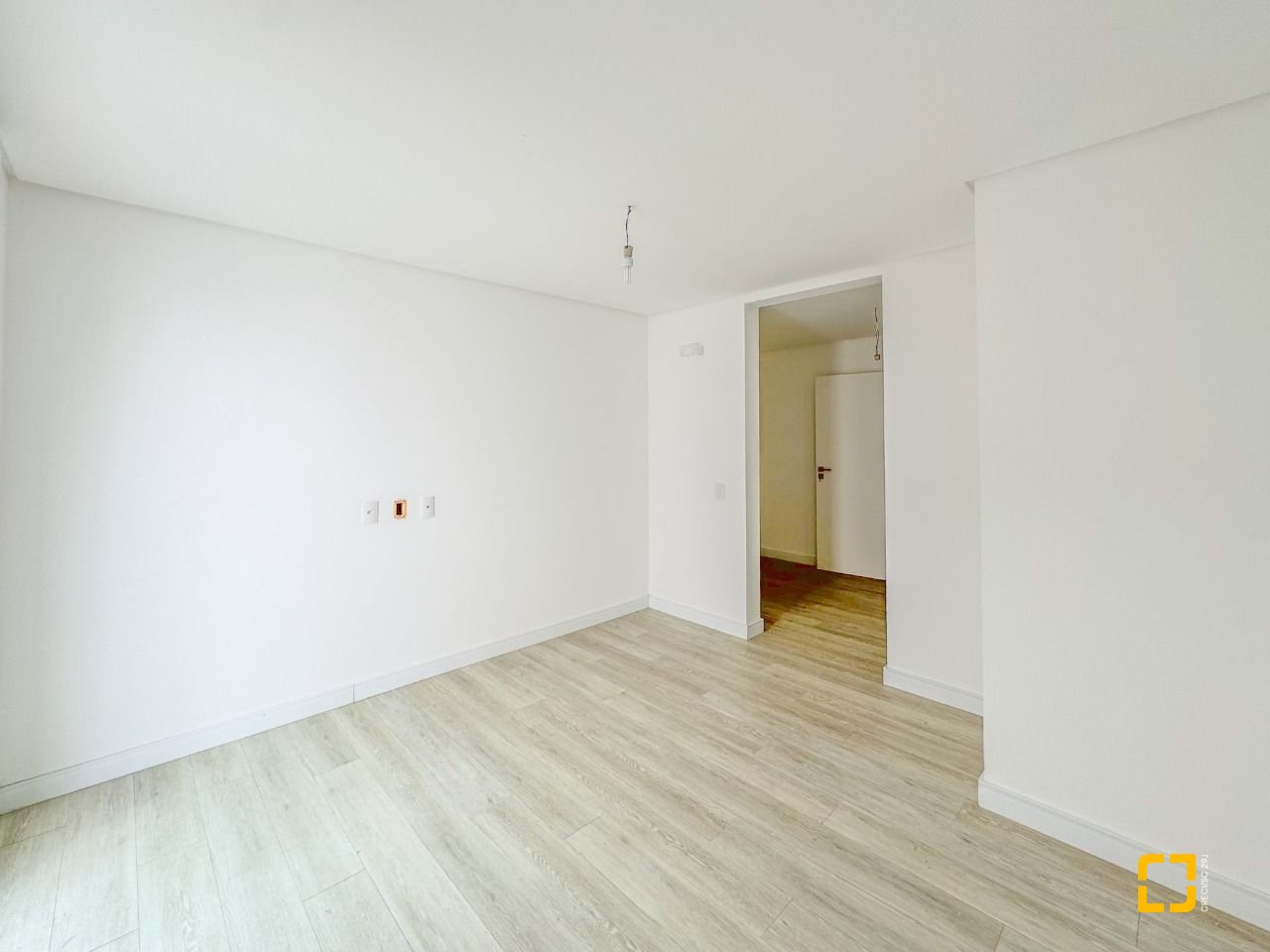 Casa com 450m², 8 quartos (sendo 4 suítes), 4 garagens, no bairro Jurerê Internacional em Florianópolis