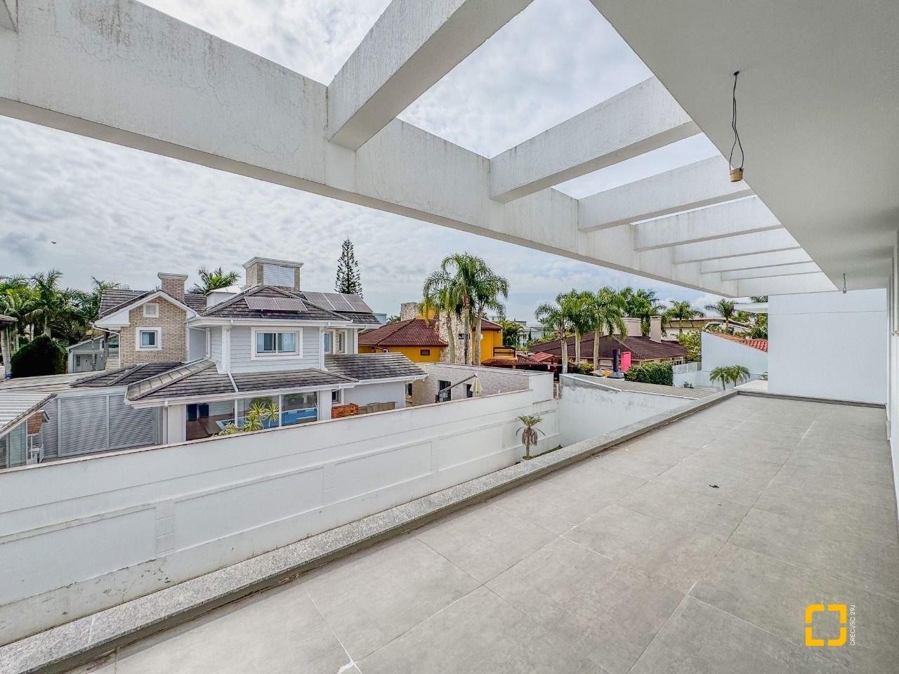 Casa com 450m², 8 quartos (sendo 4 suítes), 4 garagens, no bairro Jurerê Internacional em Florianópolis