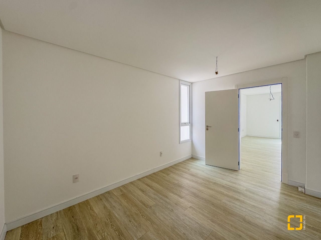Casa com 450m², 8 quartos (sendo 4 suítes), 4 garagens, no bairro Jurerê Internacional em Florianópolis