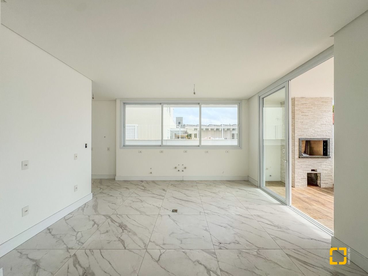 Casa com 450m², 8 quartos (sendo 4 suítes), 4 garagens, no bairro Jurerê Internacional em Florianópolis