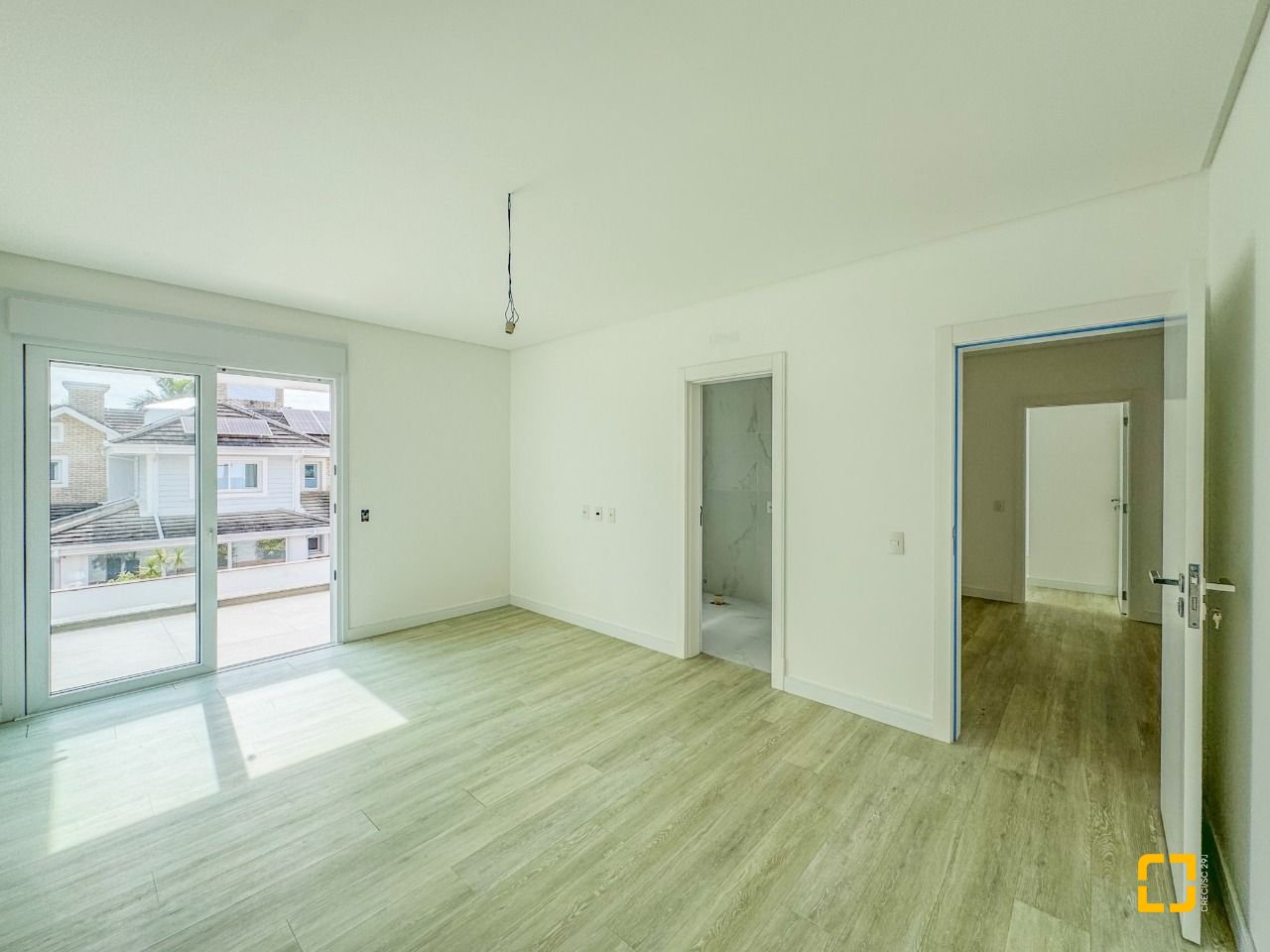 Casa com 450m², 8 quartos (sendo 4 suítes), 4 garagens, no bairro Jurerê Internacional em Florianópolis