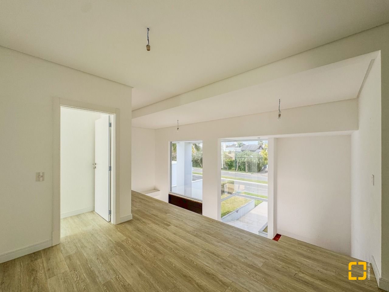 Casa com 450m², 8 quartos (sendo 4 suítes), 4 garagens, no bairro Jurerê Internacional em Florianópolis