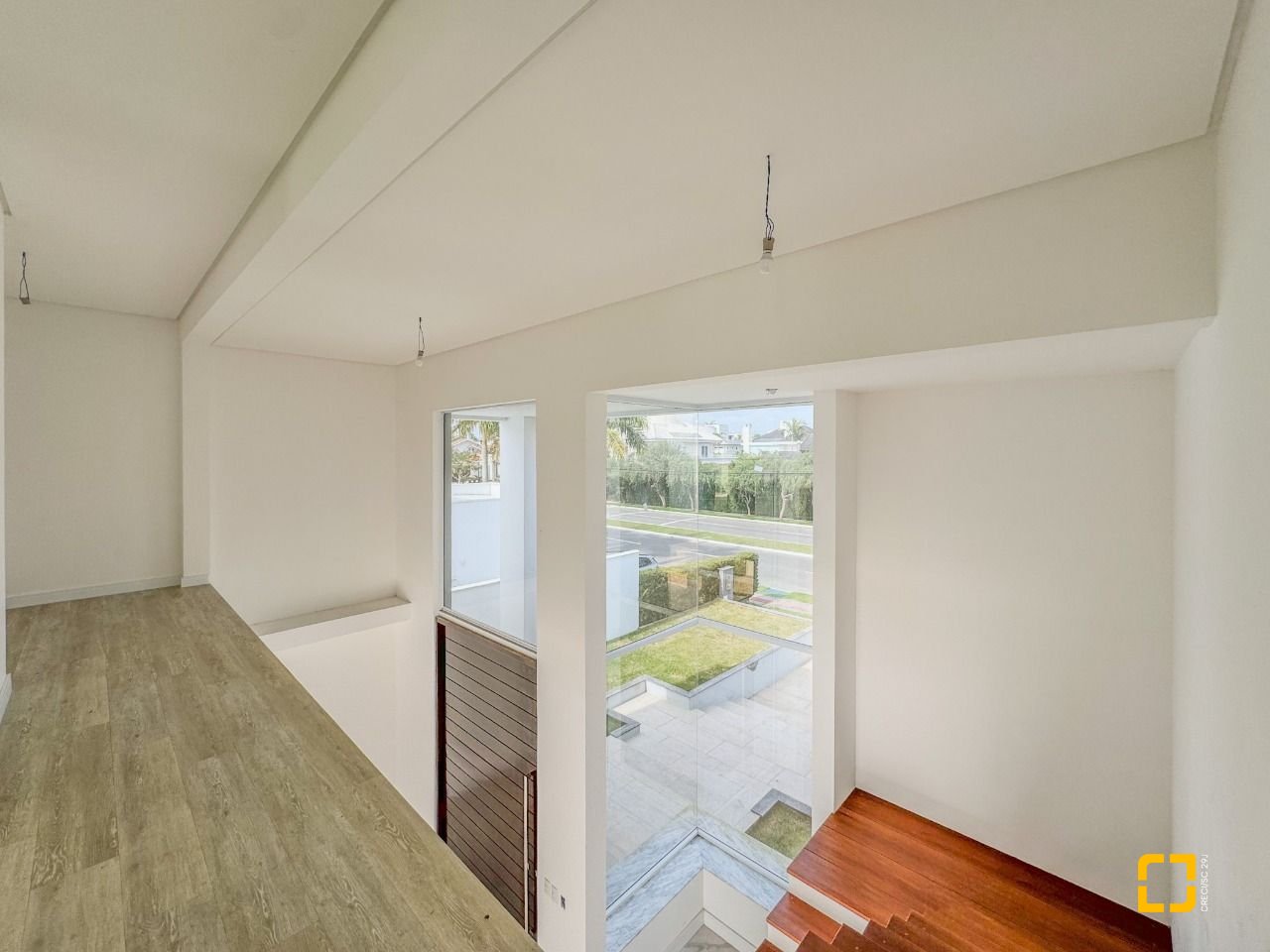 Casa com 450m², 8 quartos (sendo 4 suítes), 4 garagens, no bairro Jurerê Internacional em Florianópolis