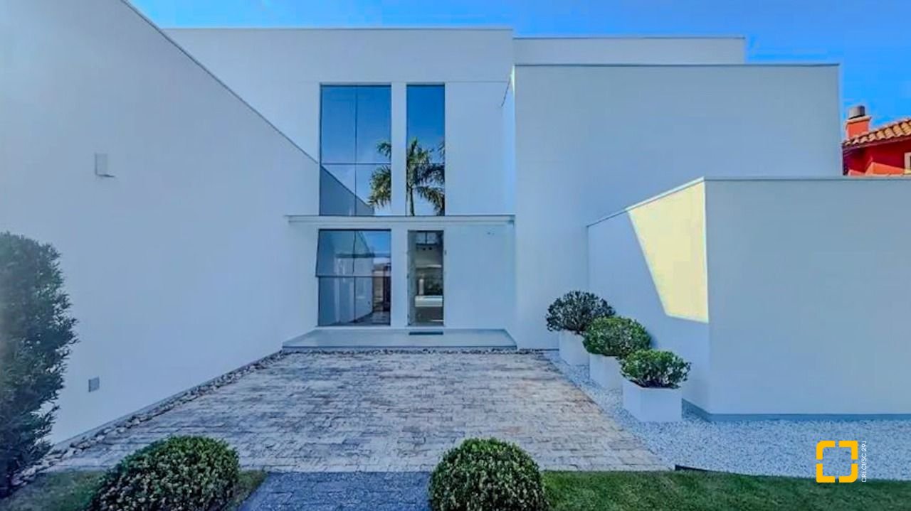 Casa com 485m², 5 quartos (sendo 3 suítes), 4 garagens, no bairro Jurerê Internacional em Florianópolis