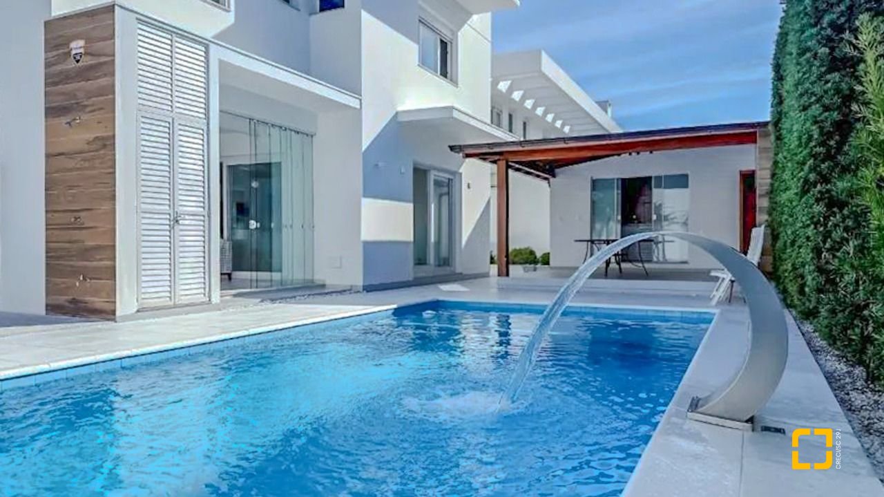 Casa com 485m², 5 quartos (sendo 3 suítes), 4 garagens, no bairro Jurerê Internacional em Florianópolis