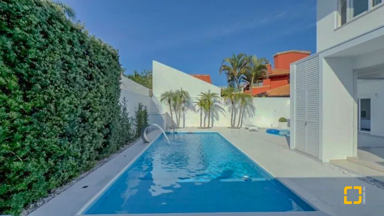 Casa com 485m², 5 quartos (sendo 3 suítes), 4 garagens, no bairro Jurerê Internacional em Florianópolis