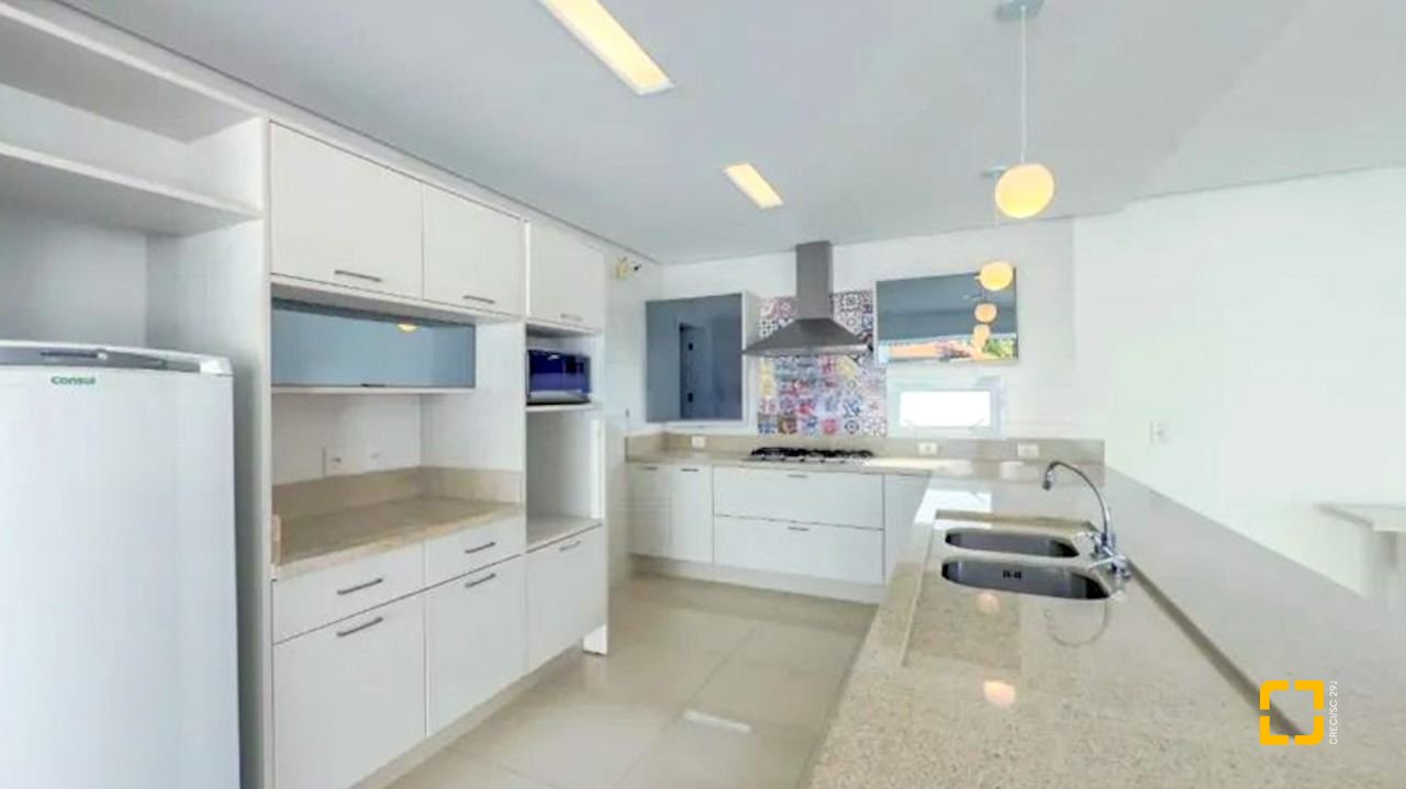 Casa com 485m², 5 quartos (sendo 3 suítes), 4 garagens, no bairro Jurerê Internacional em Florianópolis