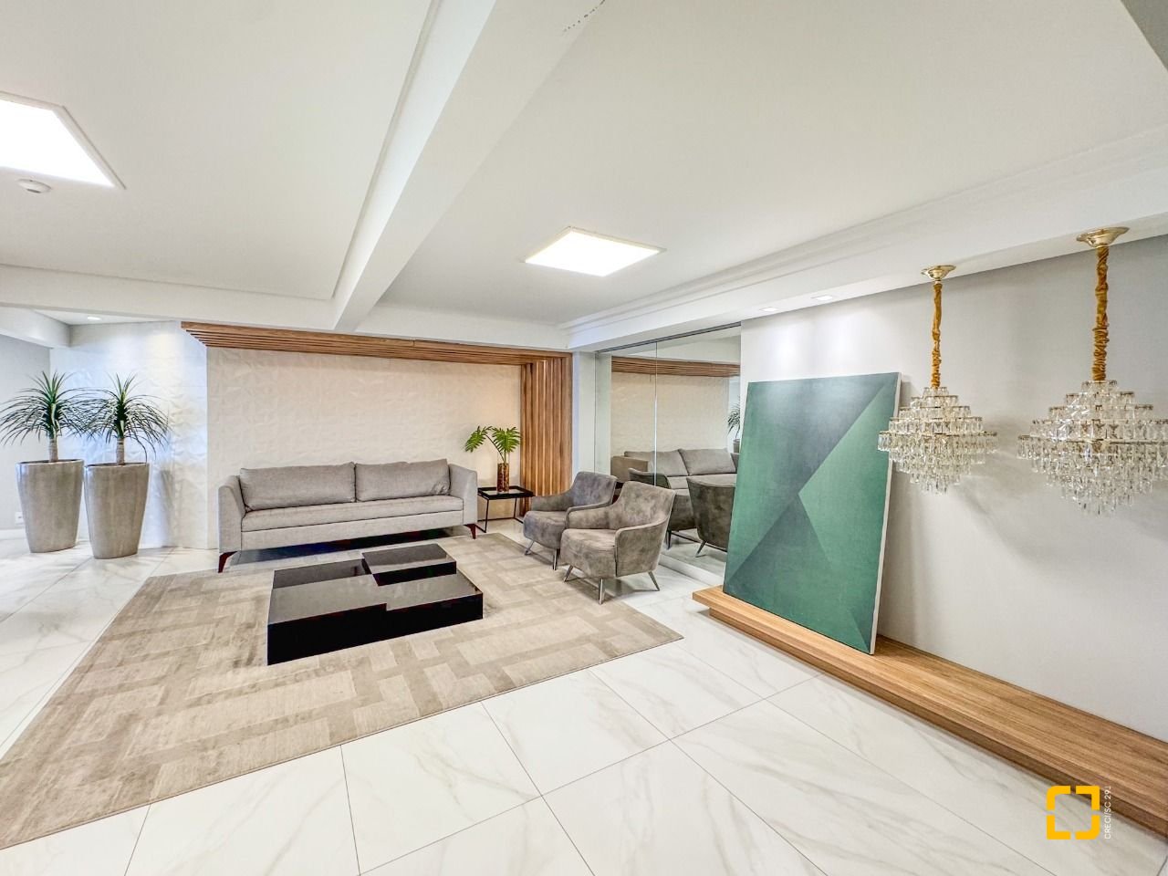 Apartamento com 122m², 4 quartos (sendo 1 suíte), 1 garagem, no bairro Centro em Florianópolis