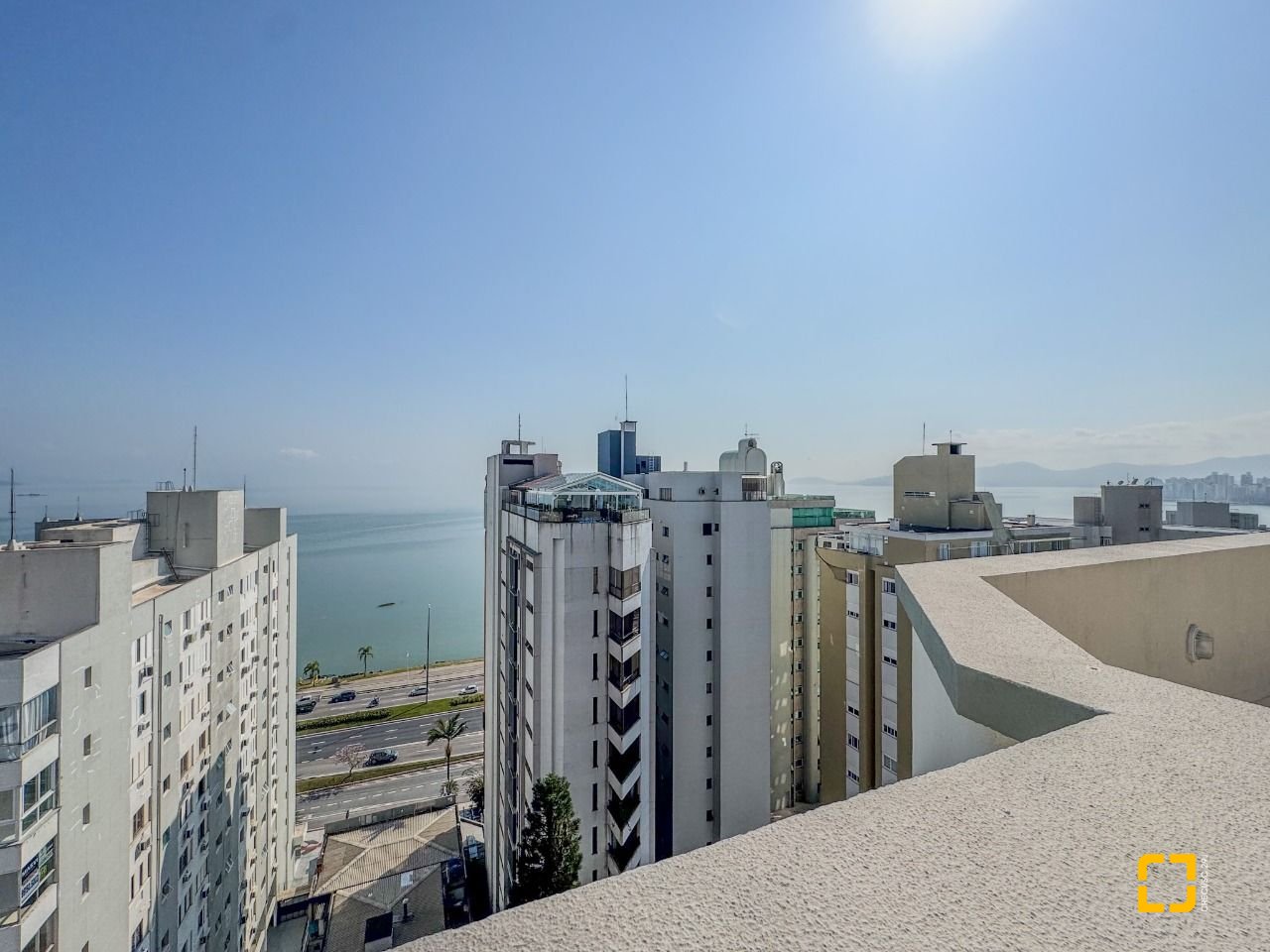 Apartamento com 122m², 4 quartos (sendo 1 suíte), 1 garagem, no bairro Centro em Florianópolis