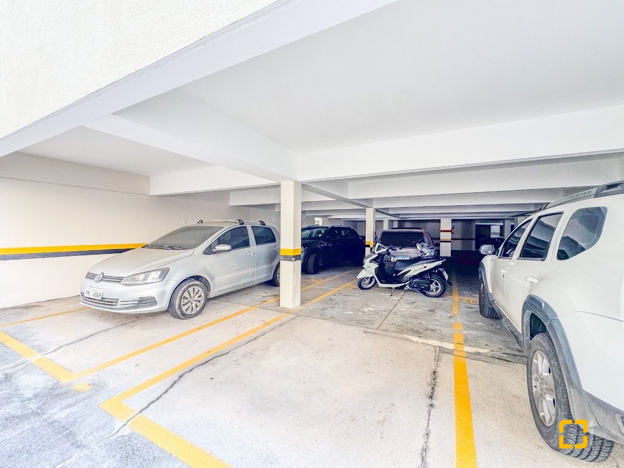 Apartamento com 122m², 4 quartos (sendo 1 suíte), 1 garagem, no bairro Centro em Florianópolis