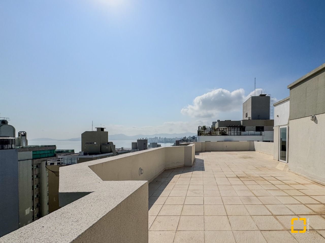 Apartamento com 122m², 4 quartos (sendo 1 suíte), 1 garagem, no bairro Centro em Florianópolis