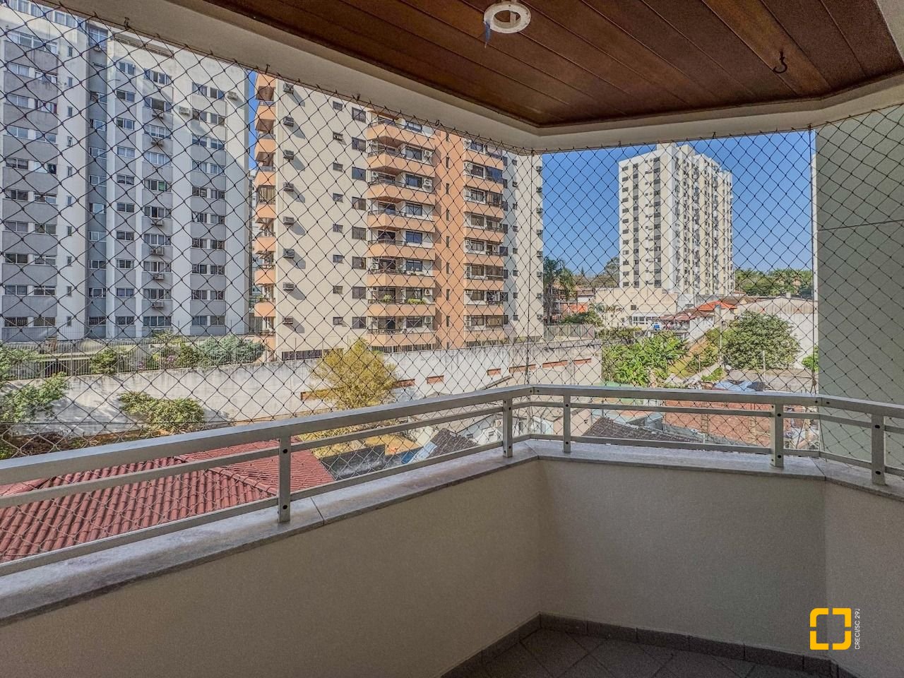Apartamento com 122m², 4 quartos (sendo 1 suíte), 1 garagem, no bairro Centro em Florianópolis