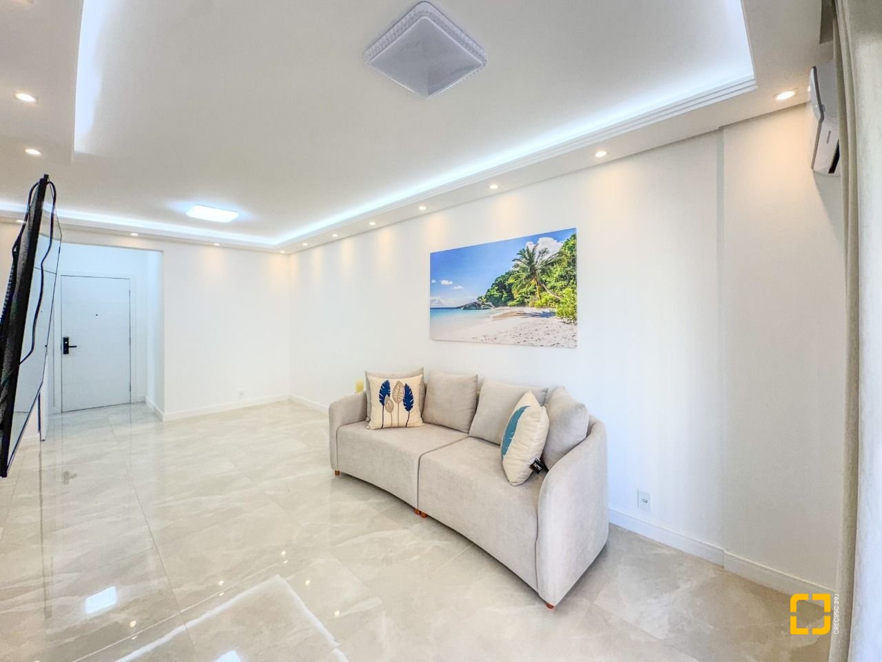 Apartamento com 122m², 4 quartos (sendo 1 suíte), 1 garagem, no bairro Centro em Florianópolis