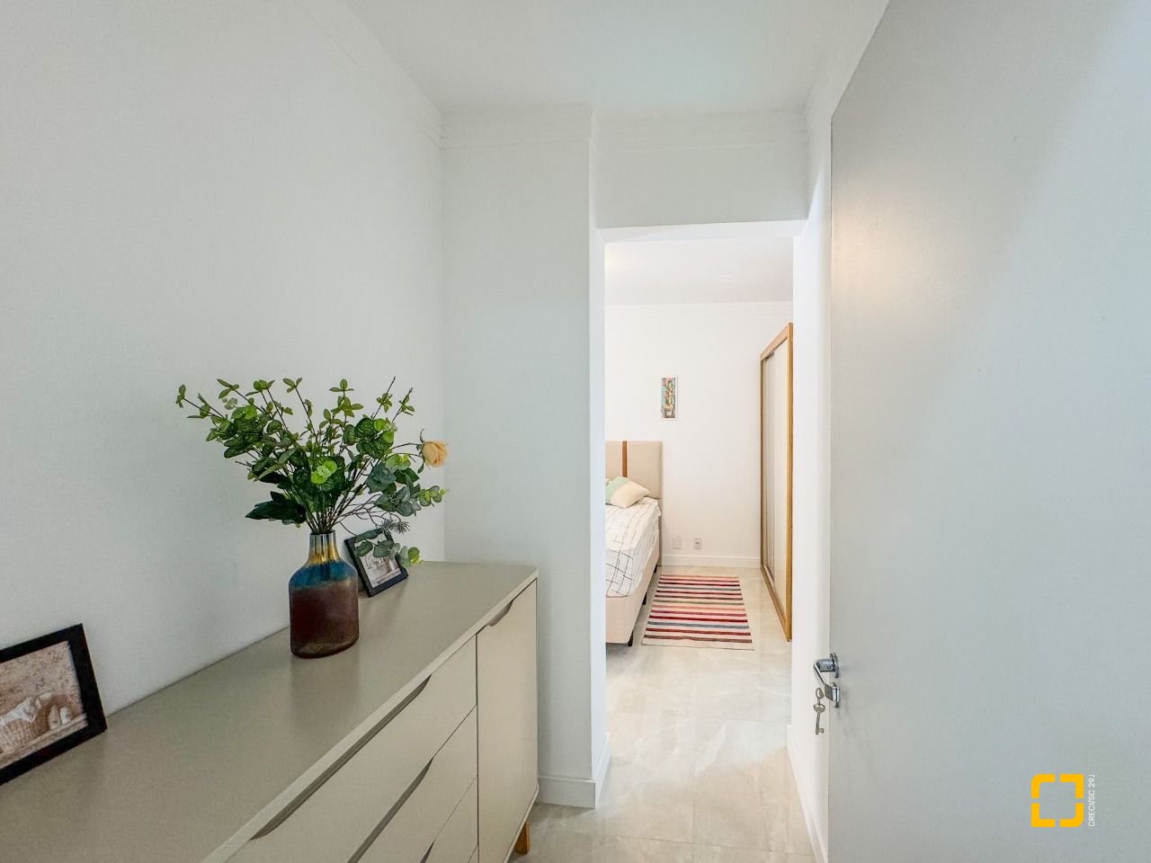 Apartamento com 122m², 4 quartos (sendo 1 suíte), 1 garagem, no bairro Centro em Florianópolis