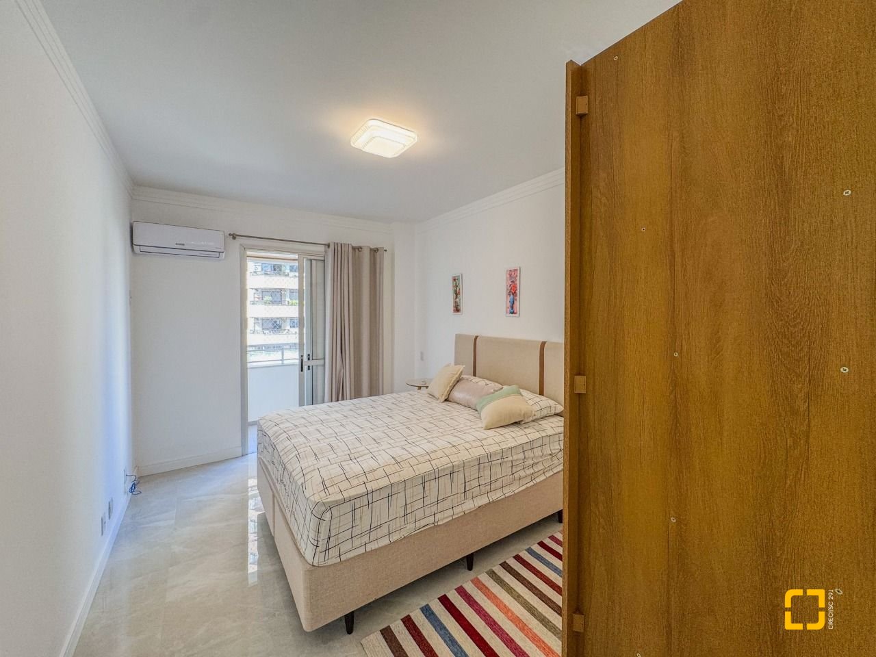 Apartamento com 122m², 4 quartos (sendo 1 suíte), 1 garagem, no bairro Centro em Florianópolis