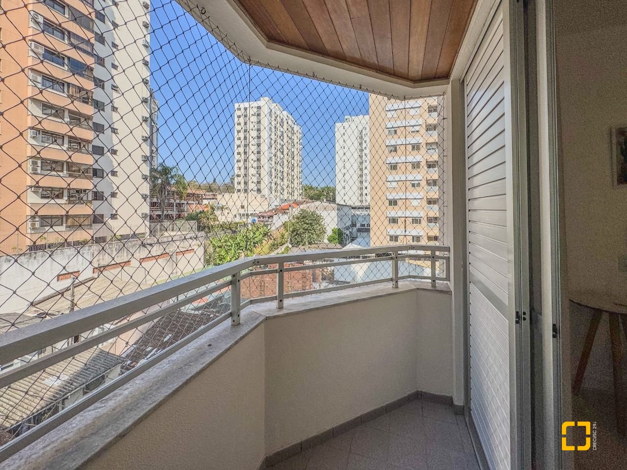 Apartamento com 122m², 4 quartos (sendo 1 suíte), 1 garagem, no bairro Centro em Florianópolis