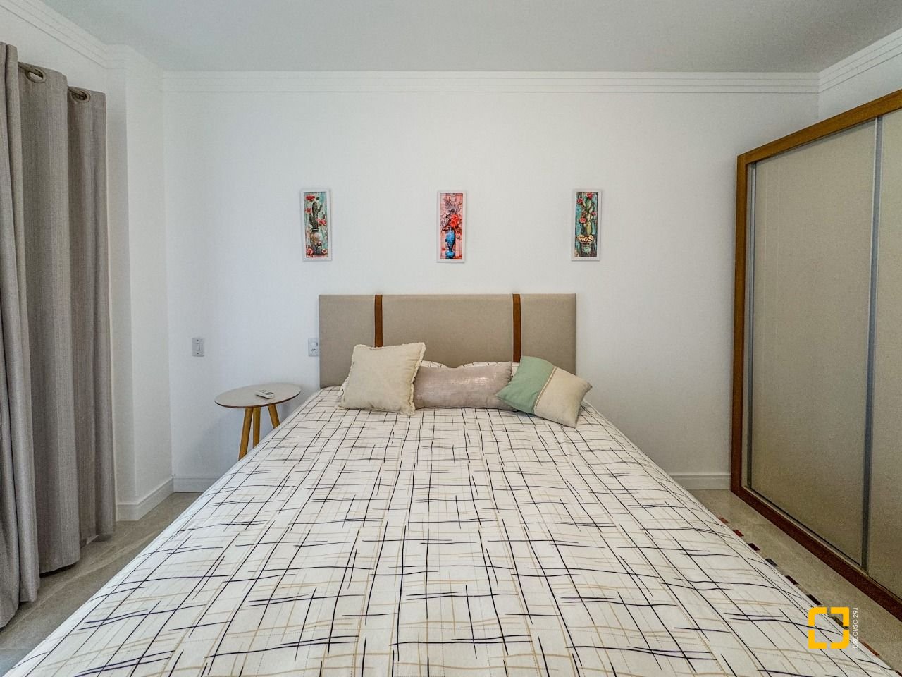 Apartamento com 122m², 4 quartos (sendo 1 suíte), 1 garagem, no bairro Centro em Florianópolis
