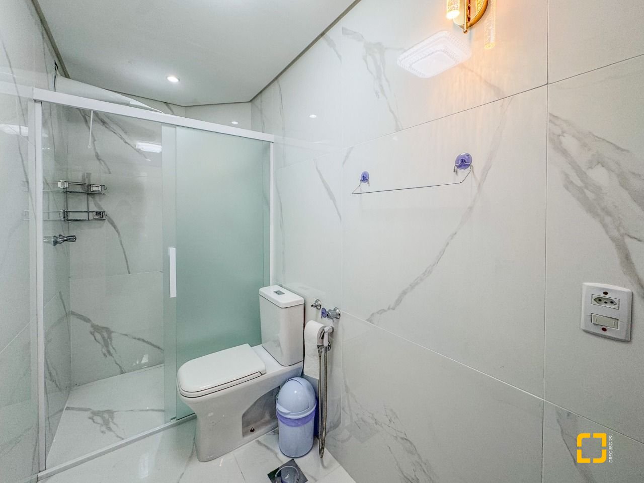 Apartamento com 122m², 4 quartos (sendo 1 suíte), 1 garagem, no bairro Centro em Florianópolis