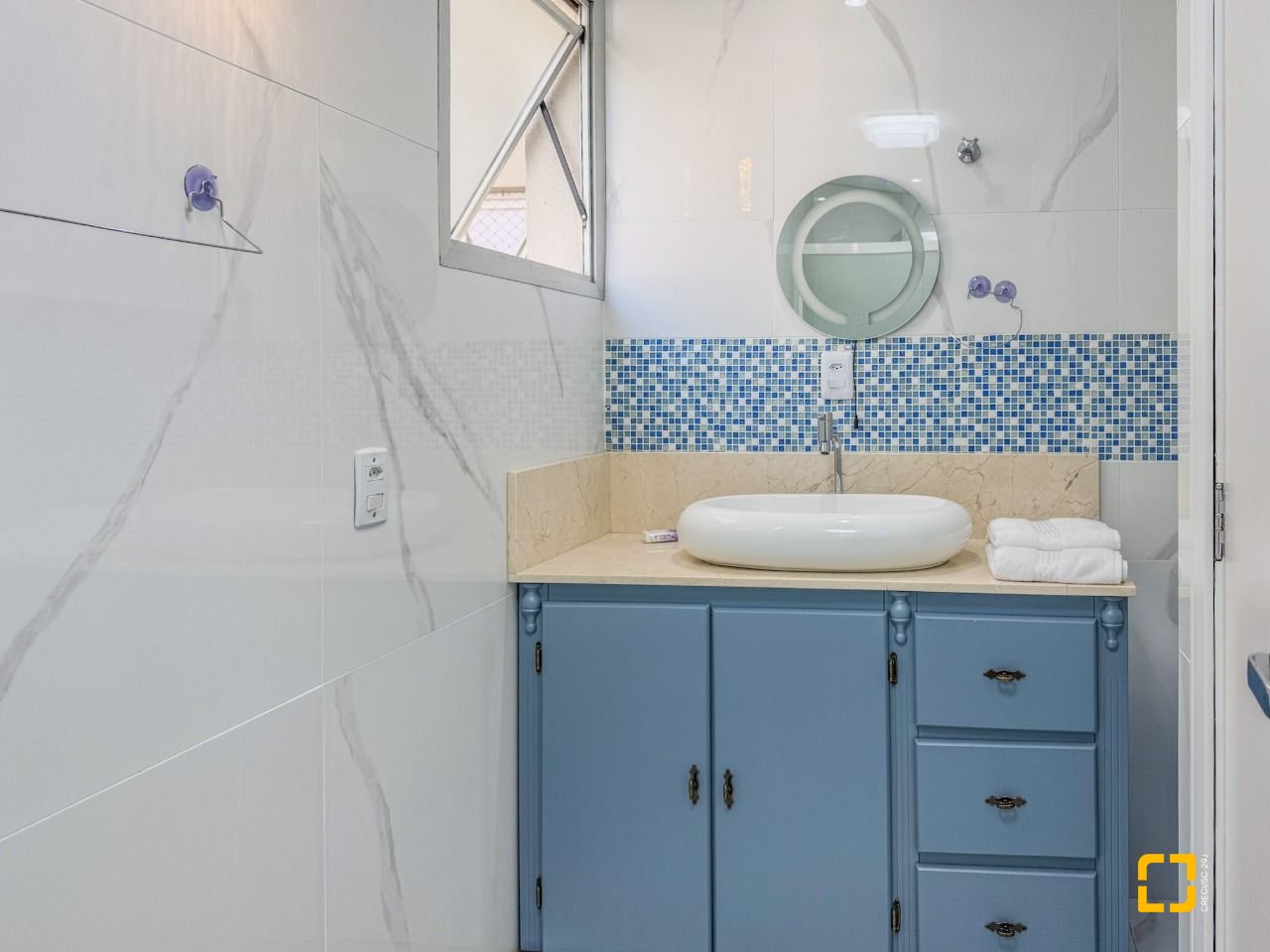 Apartamento com 122m², 4 quartos (sendo 1 suíte), 1 garagem, no bairro Centro em Florianópolis