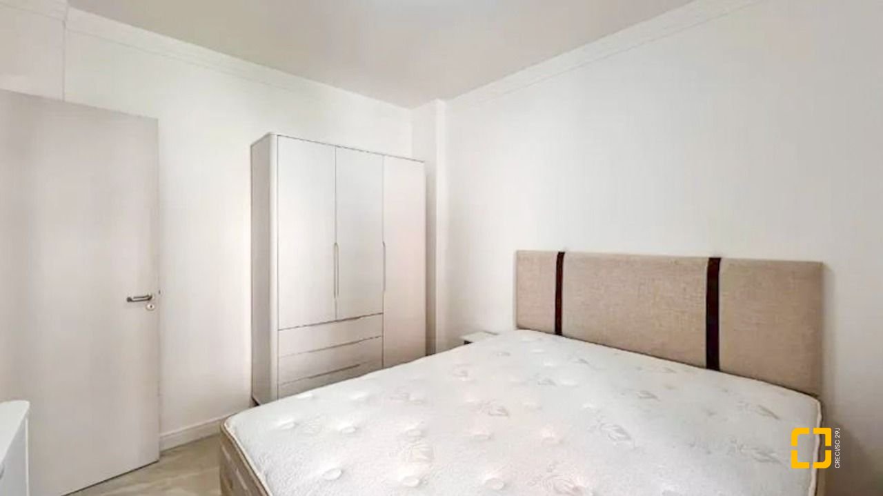 Apartamento com 122m², 4 quartos (sendo 1 suíte), 1 garagem, no bairro Centro em Florianópolis