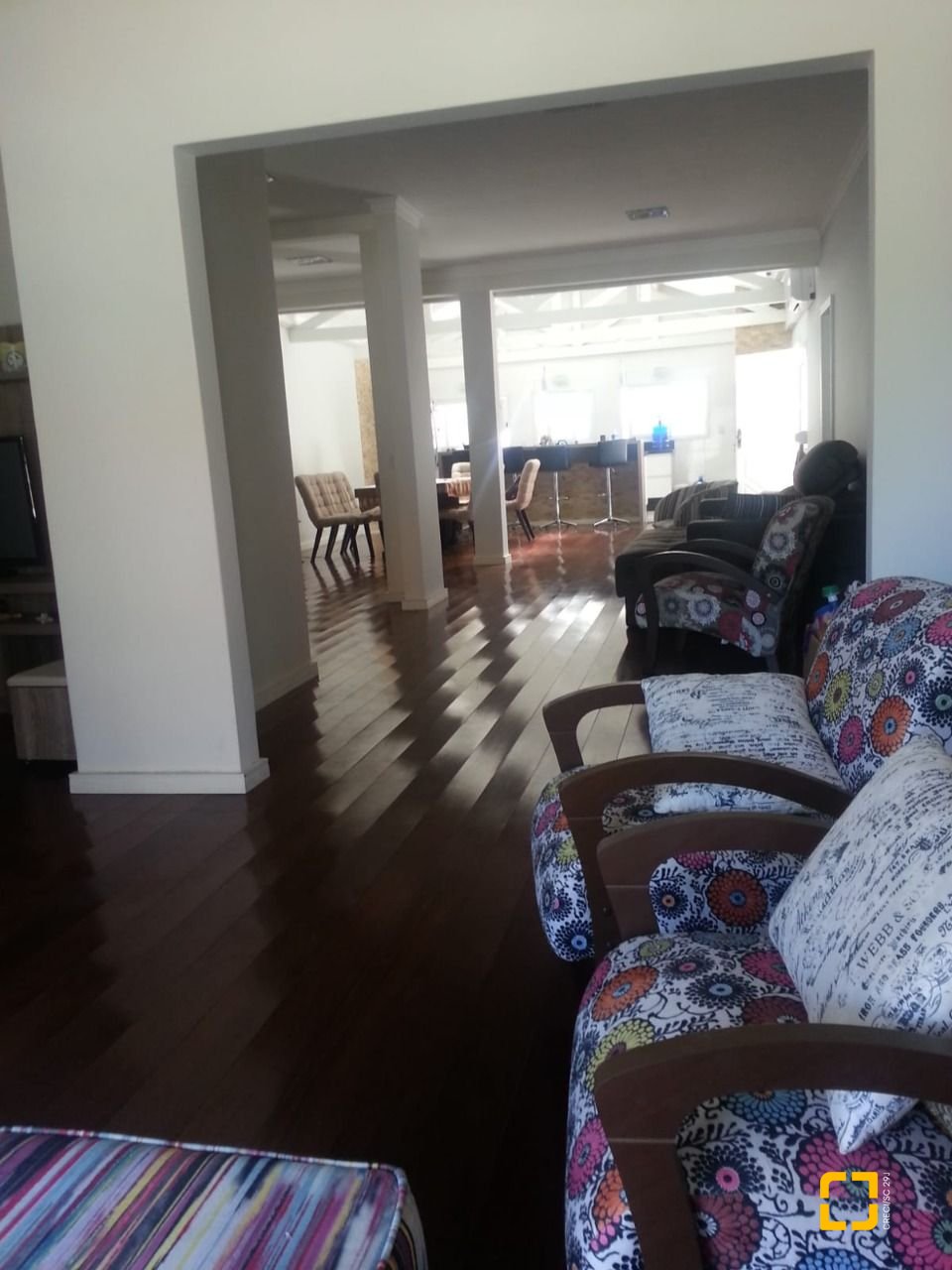 Casa com 171m², 4 quartos (sendo 2 suítes), 7 garagens, no bairro Cachoeira do Bom Jesus em Florianópolis