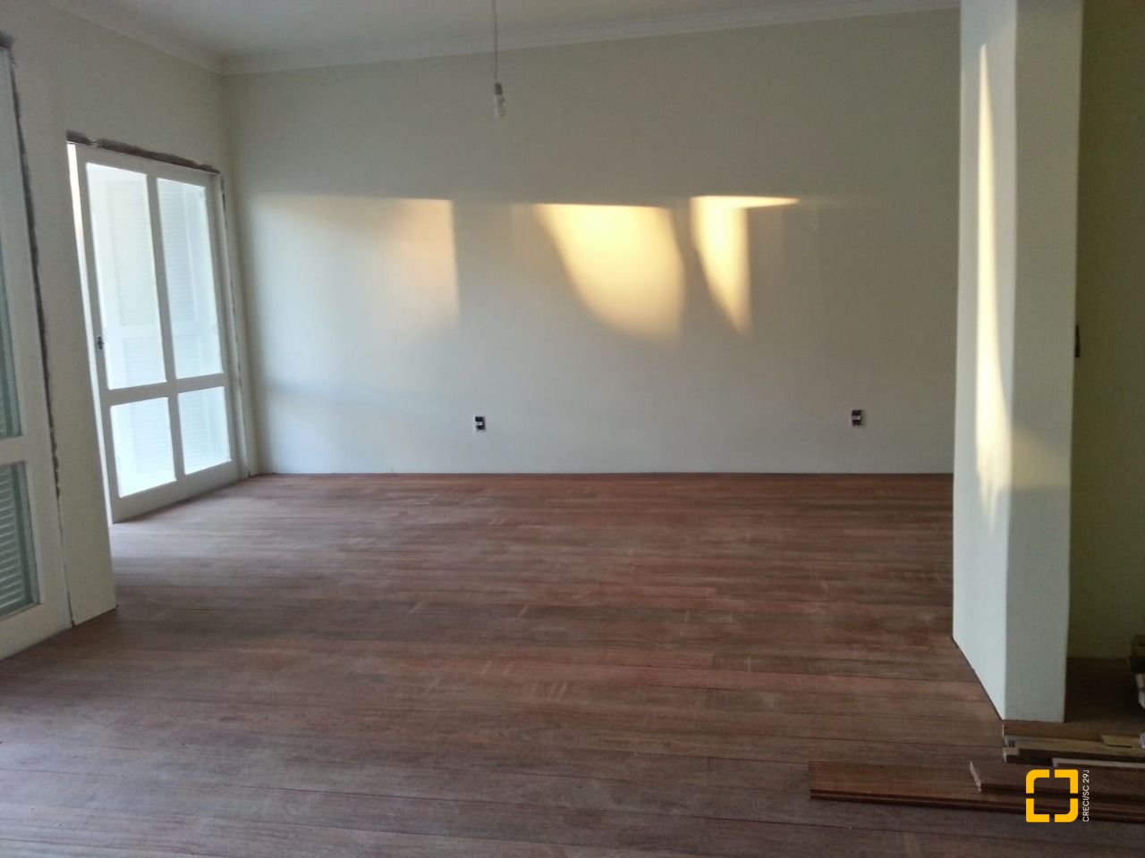 Casa com 171m², 4 quartos (sendo 2 suítes), 7 garagens, no bairro Cachoeira do Bom Jesus em Florianópolis
