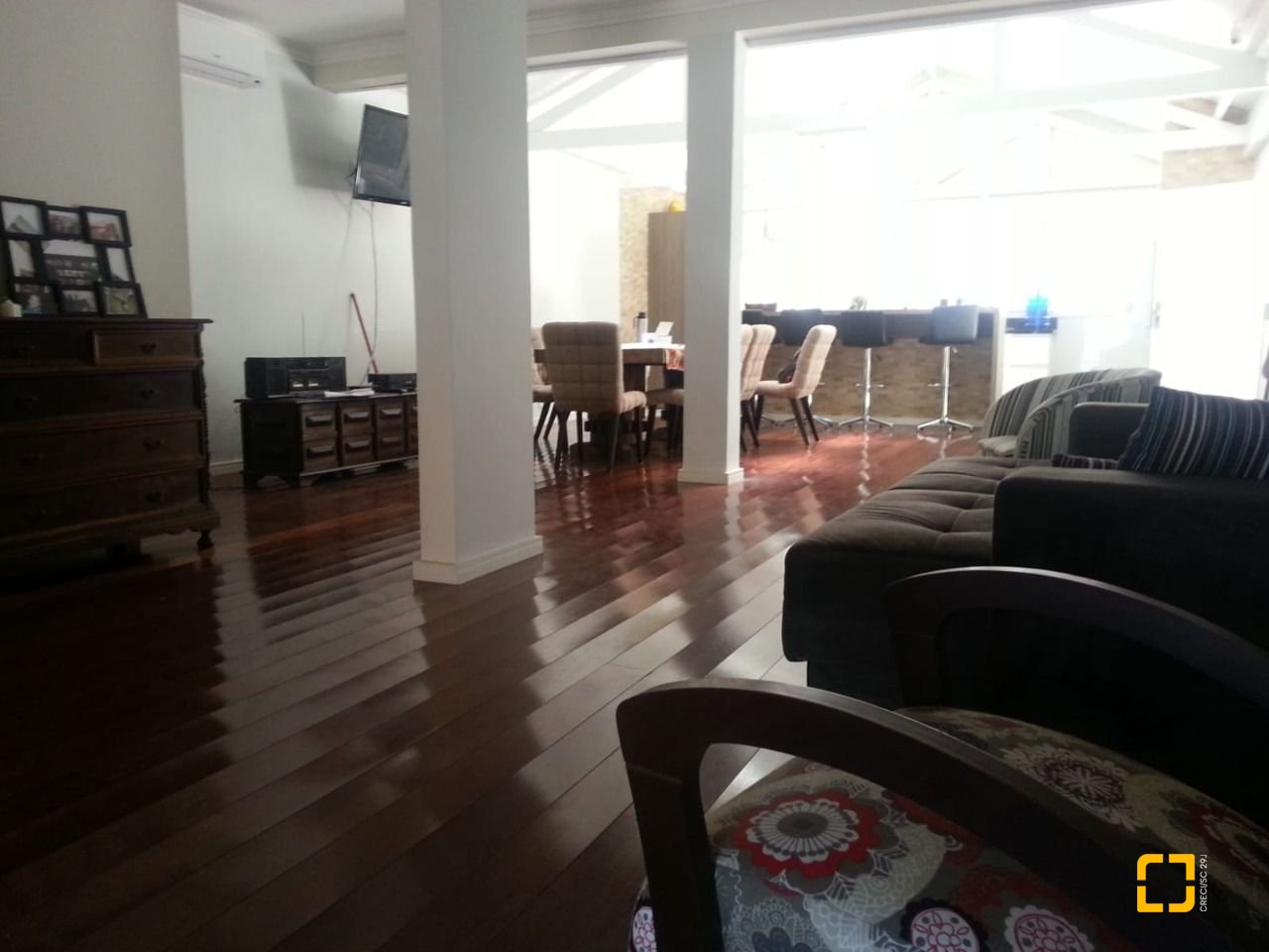Casa com 171m², 4 quartos (sendo 2 suítes), 7 garagens, no bairro Cachoeira do Bom Jesus em Florianópolis