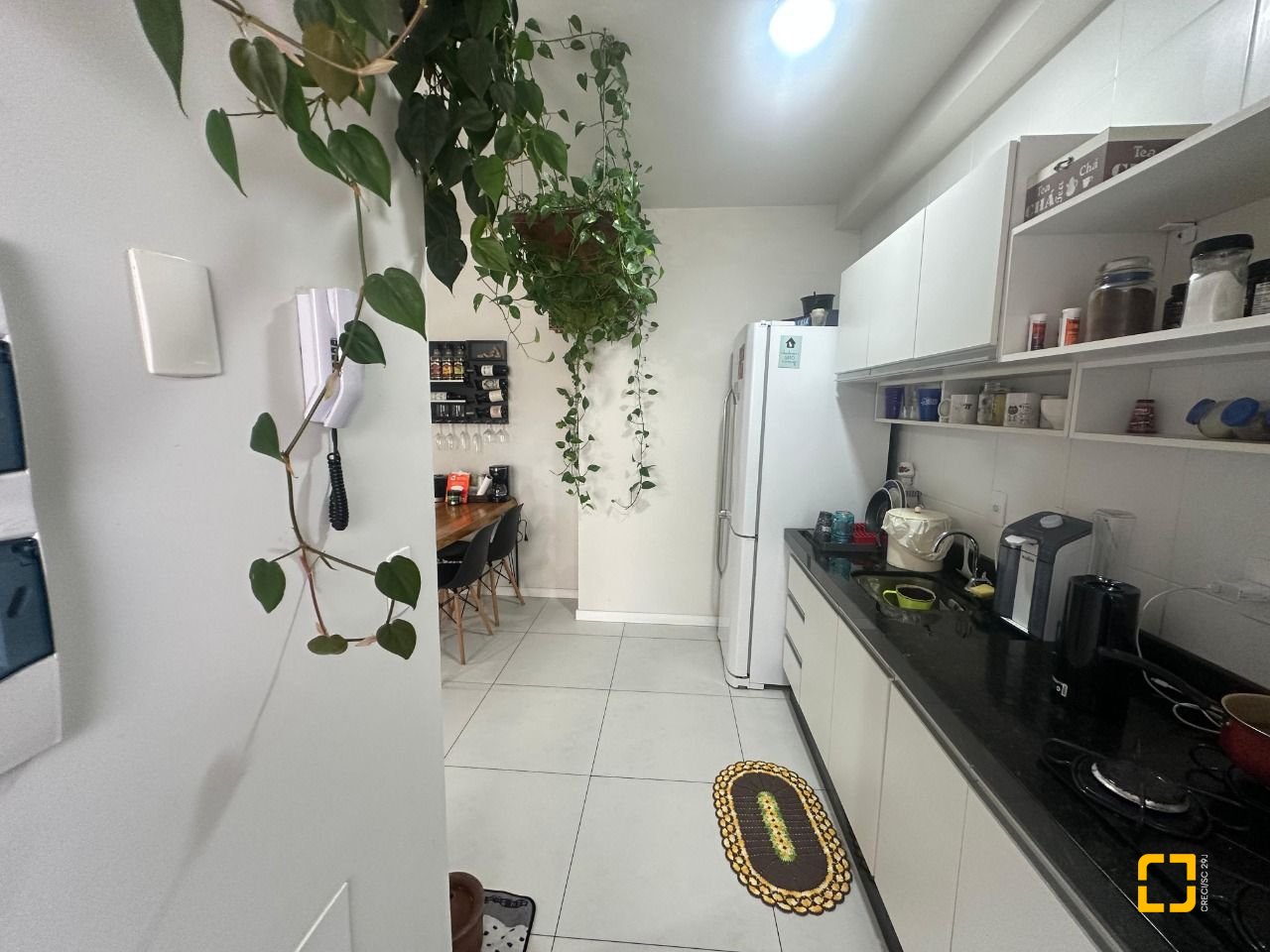 Apartamento com 48m², 1 quarto (sendo 1 suíte), 1 garagem, no bairro Praia Comprida em São José