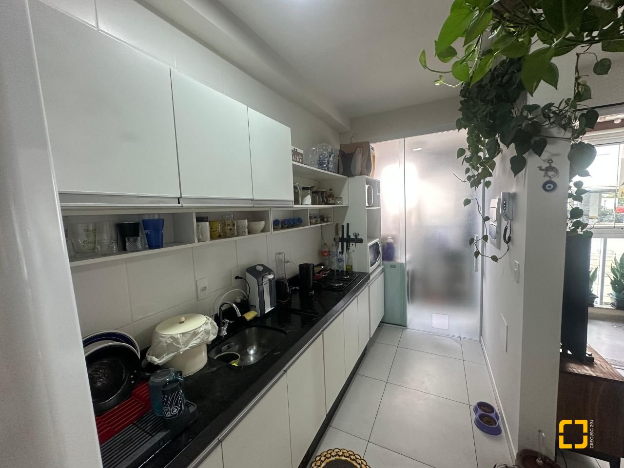 Apartamento com 48m², 1 quarto (sendo 1 suíte), 1 garagem, no bairro Praia Comprida em São José