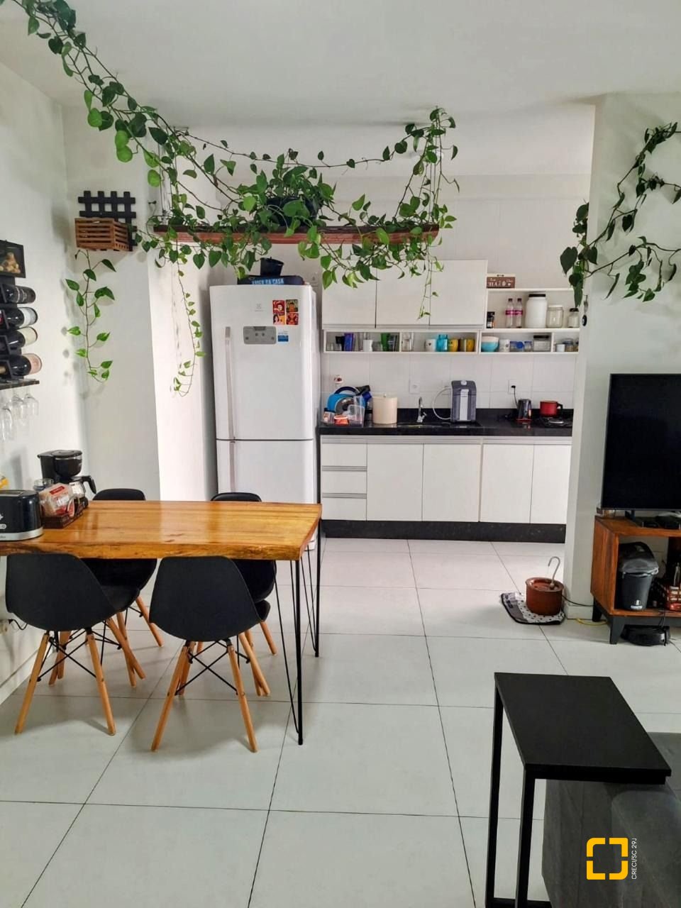 Apartamento com 48m², 1 quarto (sendo 1 suíte), 1 garagem, no bairro Praia Comprida em São José