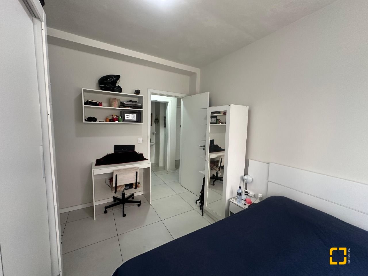 Apartamento com 48m², 1 quarto (sendo 1 suíte), 1 garagem, no bairro Praia Comprida em São José