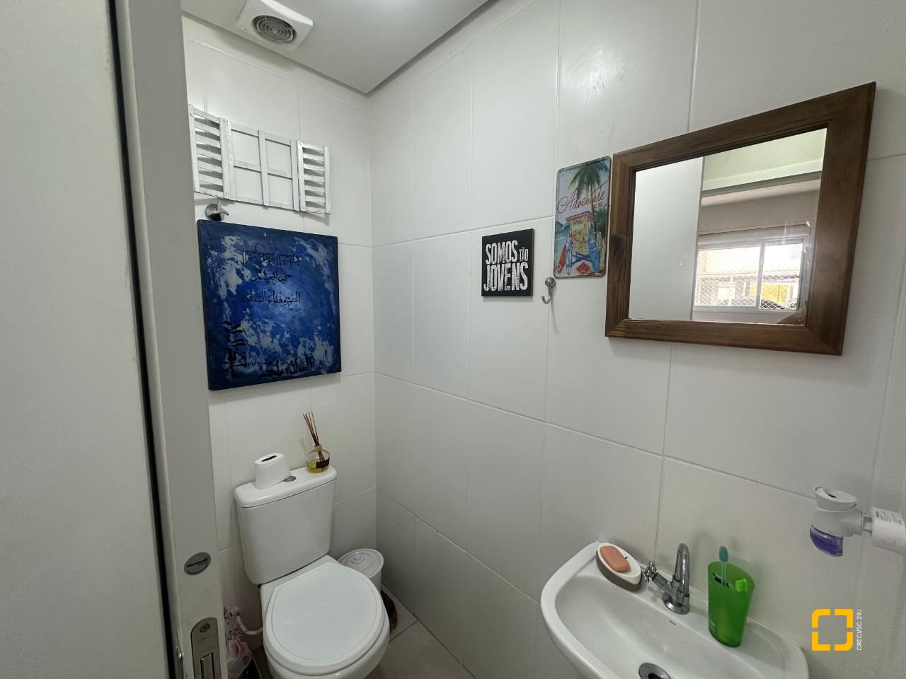 Apartamento com 48m², 1 quarto (sendo 1 suíte), 1 garagem, no bairro Praia Comprida em São José