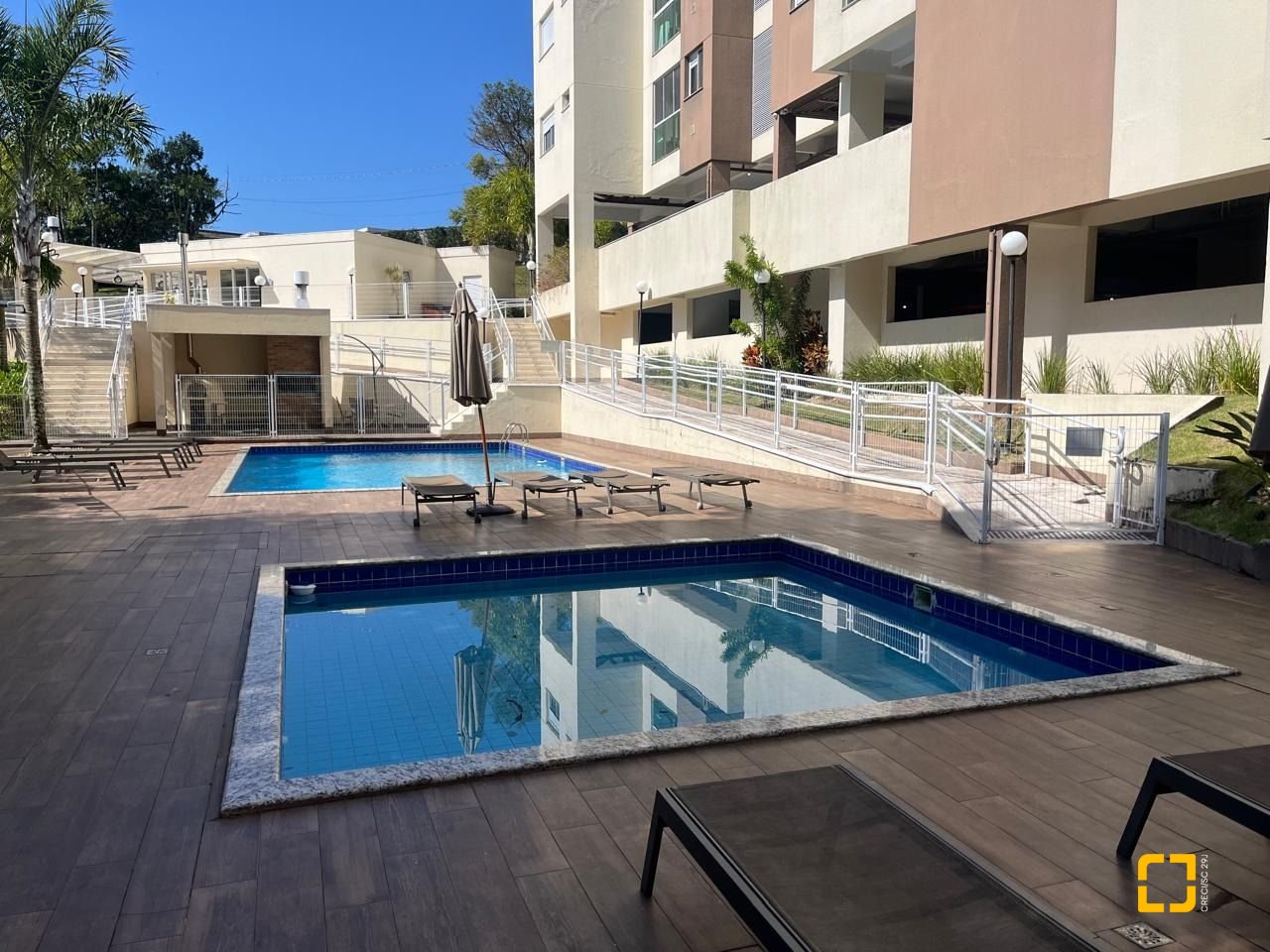 Apartamento com 48m², 1 quarto (sendo 1 suíte), 1 garagem, no bairro Praia Comprida em São José