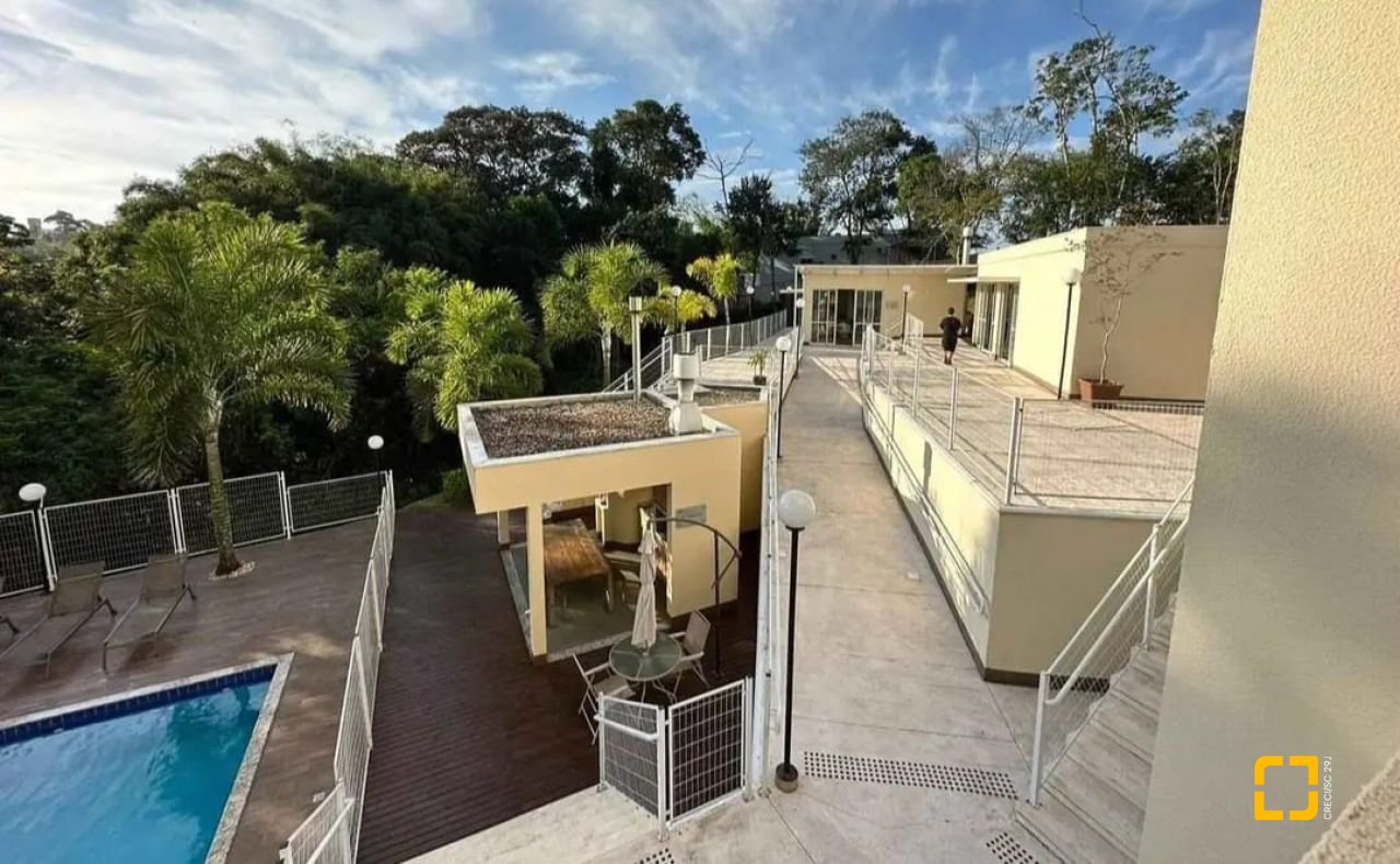 Apartamento com 48m², 1 quarto (sendo 1 suíte), 1 garagem, no bairro Praia Comprida em São José