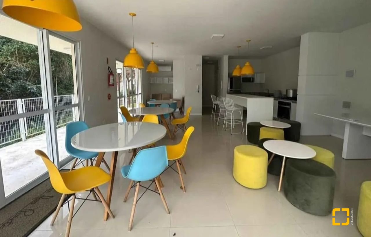 Apartamento com 48m², 1 quarto (sendo 1 suíte), 1 garagem, no bairro Praia Comprida em São José