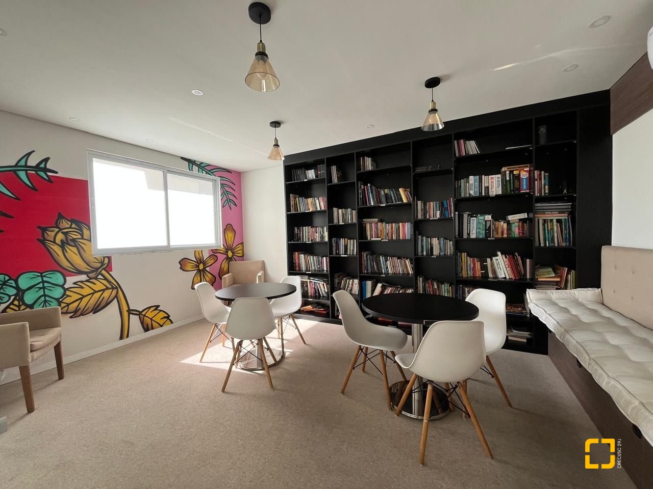 Apartamento com 48m², 1 quarto (sendo 1 suíte), 1 garagem, no bairro Praia Comprida em São José