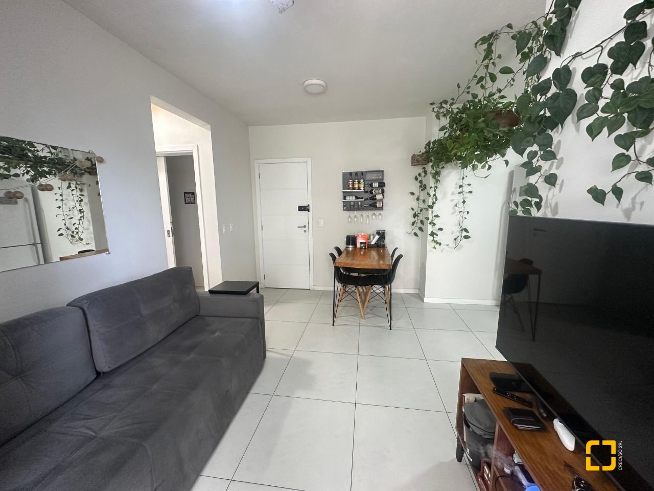 Apartamento com 48m², 1 quarto (sendo 1 suíte), 1 garagem, no bairro Praia Comprida em São José