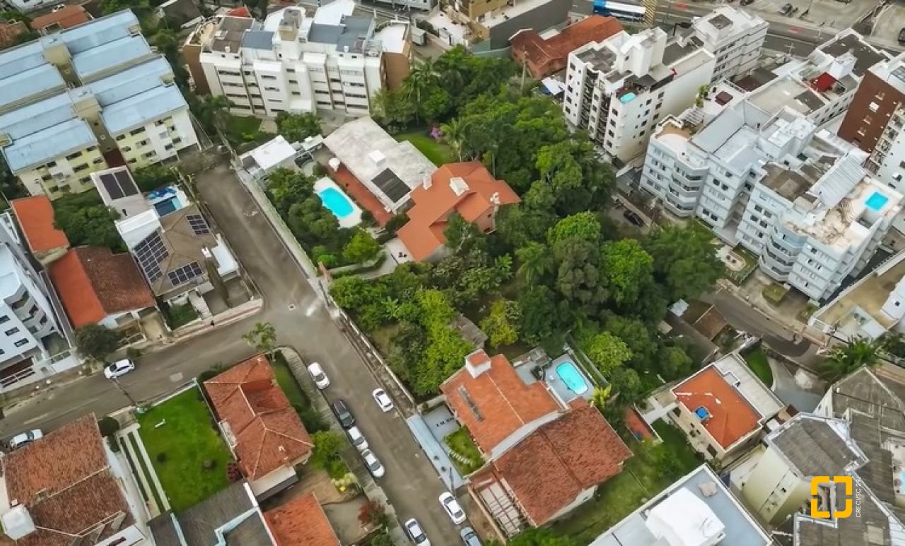 Terreno com 1427m², no bairro Coqueiros em Florianópolis