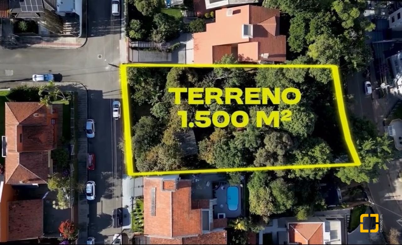 Terreno com 1427m², no bairro Coqueiros em Florianópolis