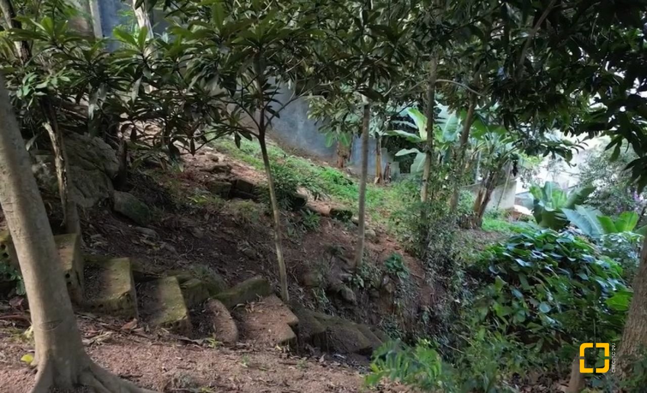 Terreno com 1427m², no bairro Coqueiros em Florianópolis