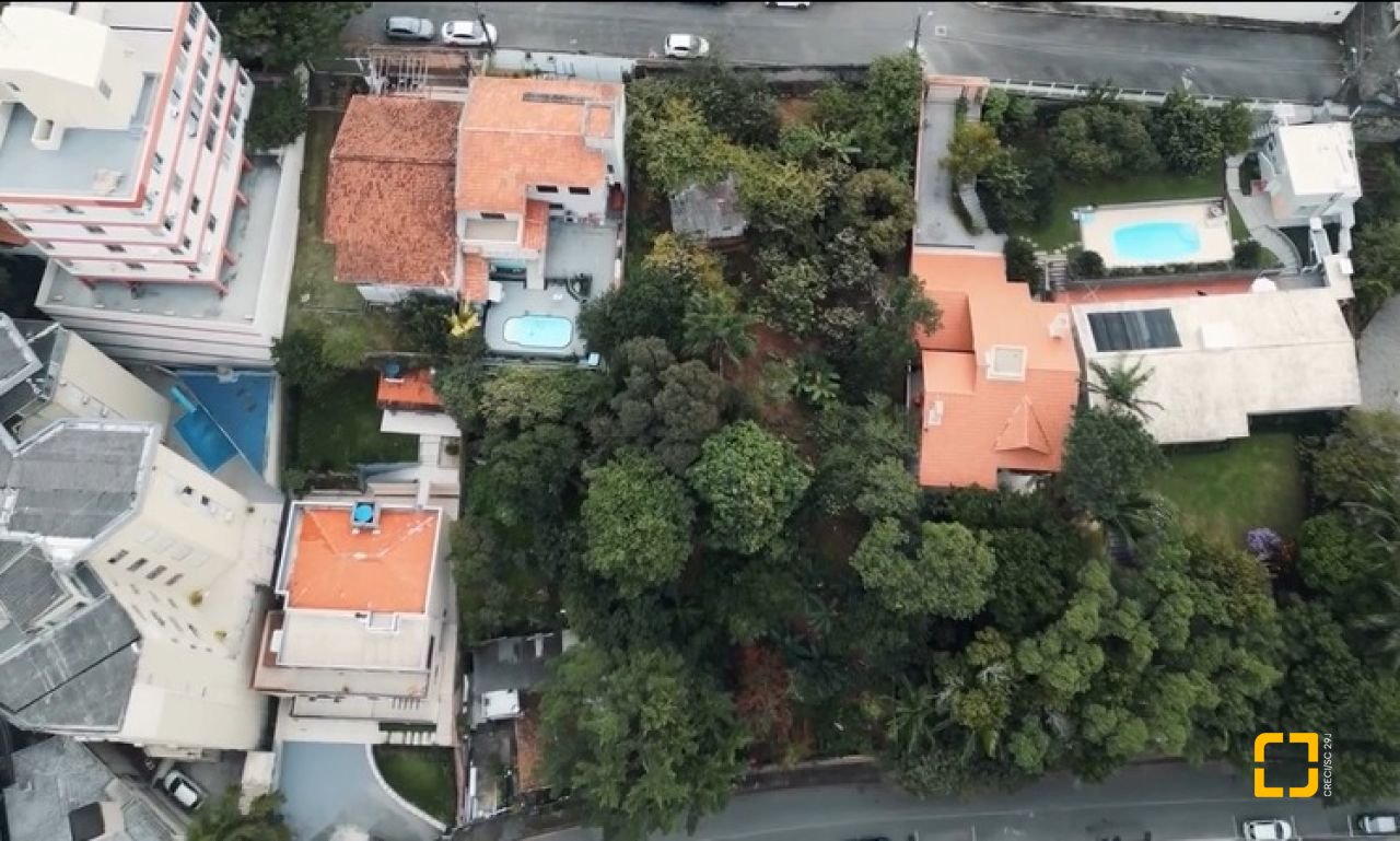 Terreno com 1427m², no bairro Coqueiros em Florianópolis