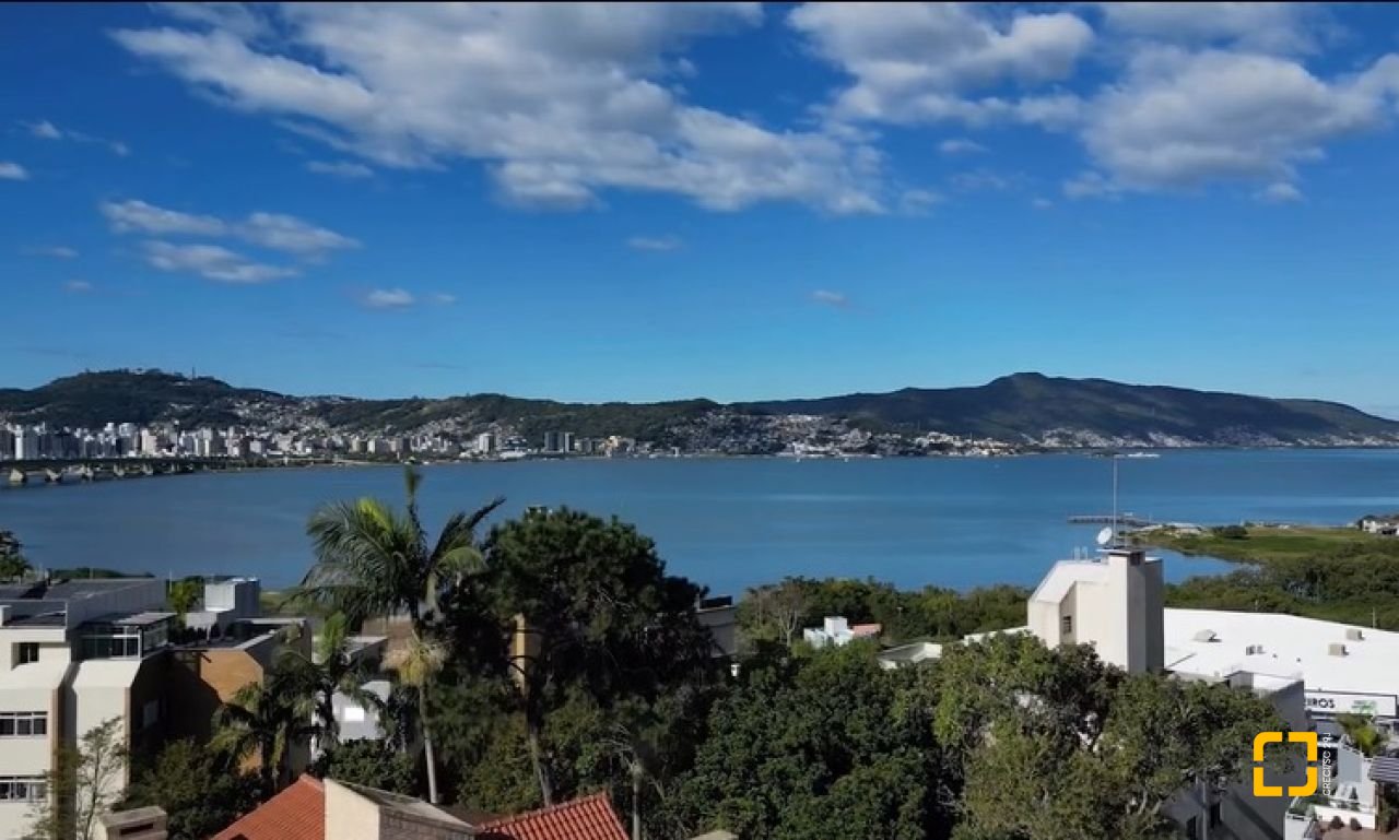 Terreno com 1427m², no bairro Coqueiros em Florianópolis