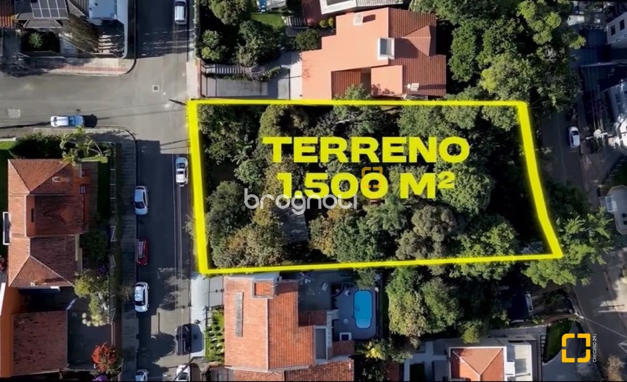 Terreno com 1427m², no bairro Coqueiros em Florianópolis