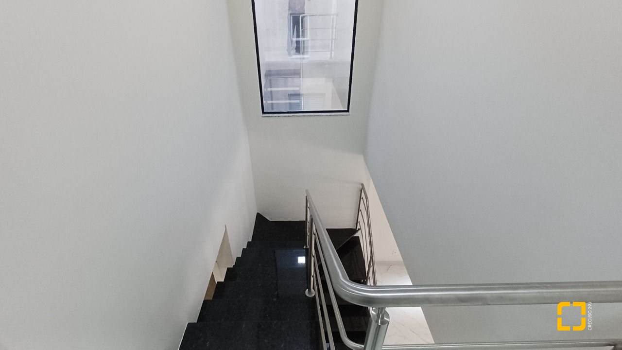 Casa com 87m², 4 quartos (sendo 1 suíte), 2 garagens, no bairro Canasvieiras em Florianópolis