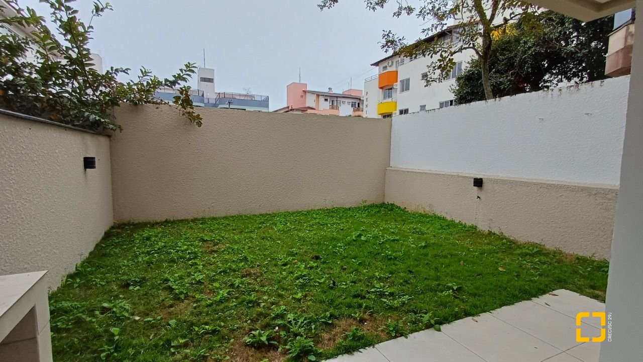 Casa com 87m², 4 quartos (sendo 1 suíte), 2 garagens, no bairro Canasvieiras em Florianópolis