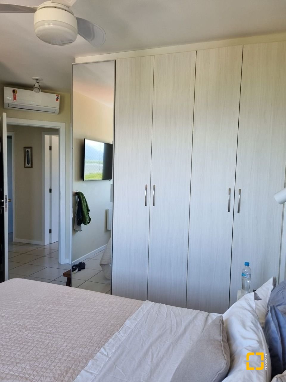 Apartamento com 77m², 4 quartos (sendo 1 suíte), 2 garagens, no bairro Costeira do Pirajubaé em Florianópolis