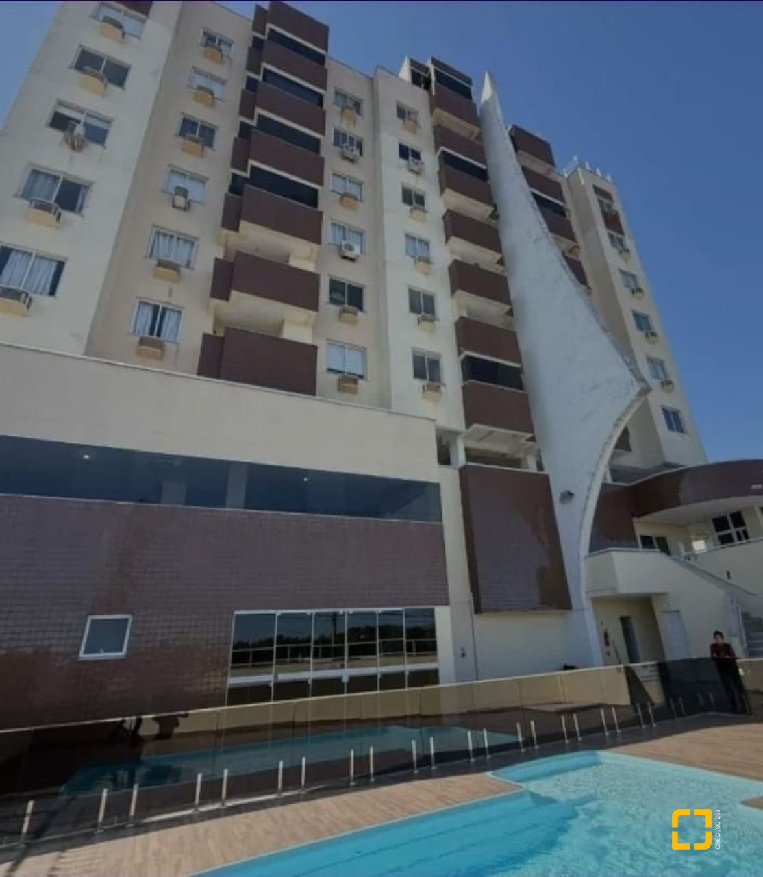 Apartamento com 77m², 4 quartos (sendo 1 suíte), 2 garagens, no bairro Costeira do Pirajubaé em Florianópolis