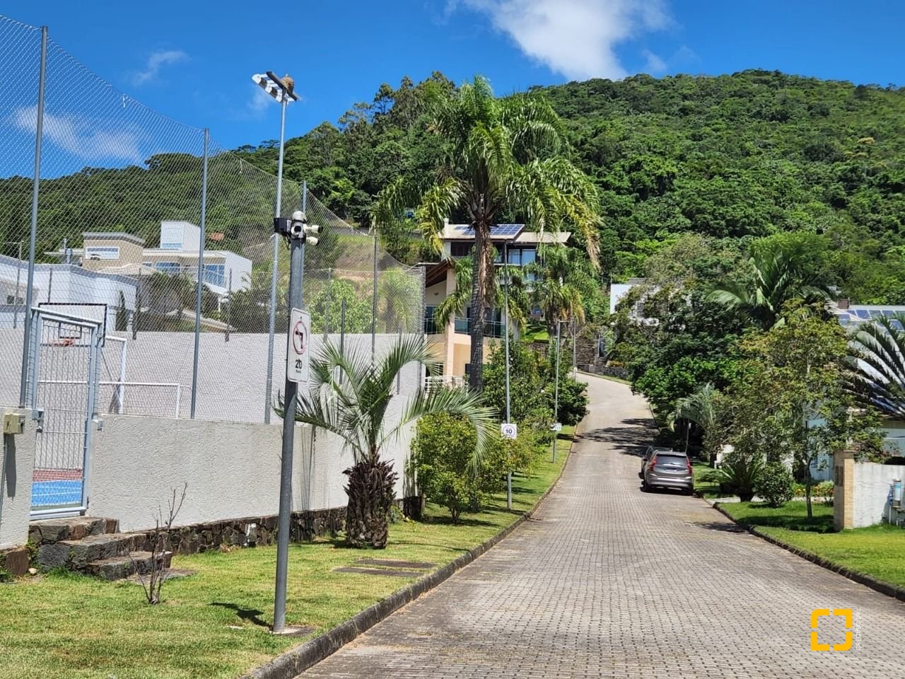 Terreno com 794m², no bairro Córrego Grande em Florianópolis